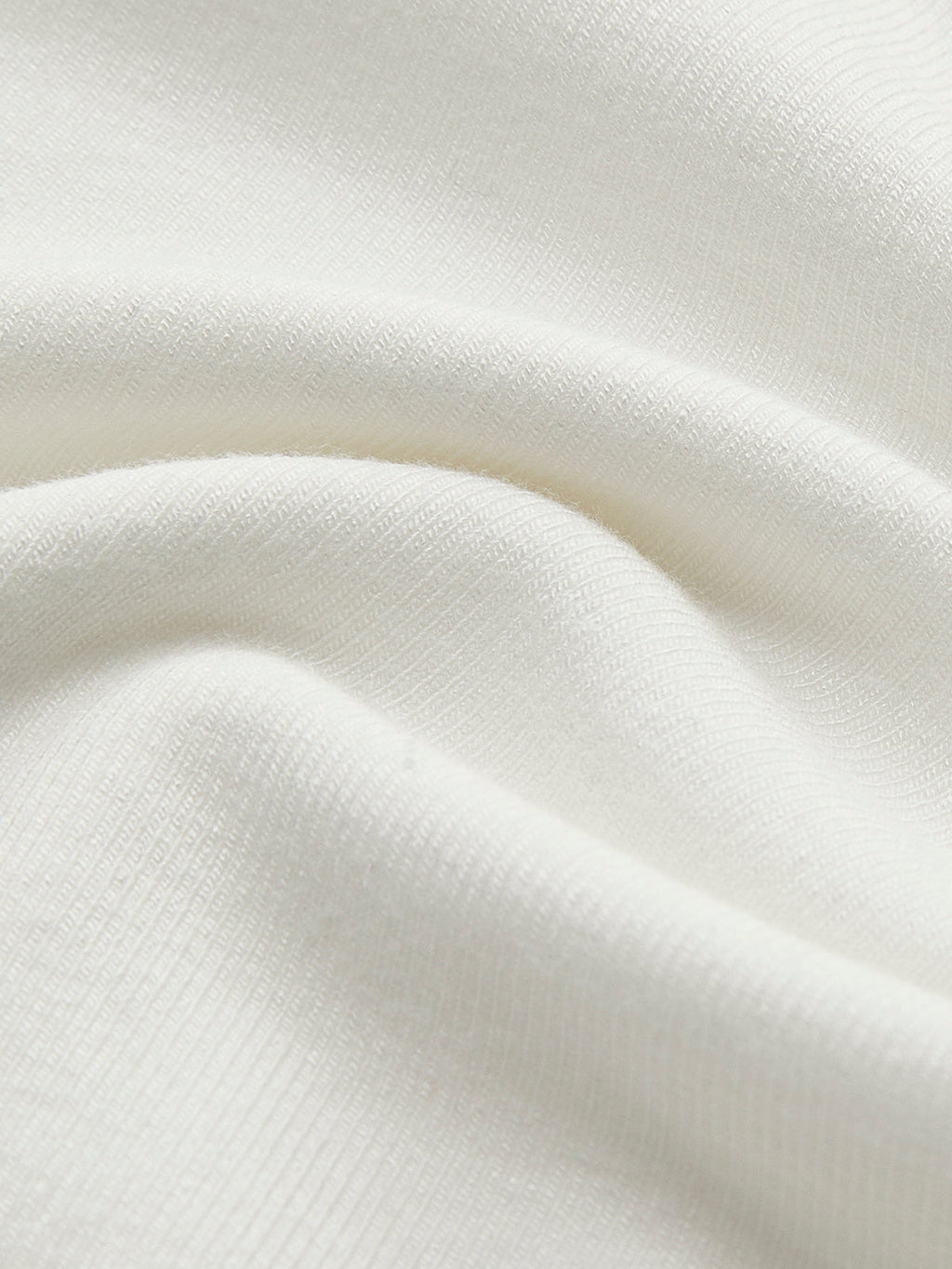 Åtsittande t-shirt med hög krage